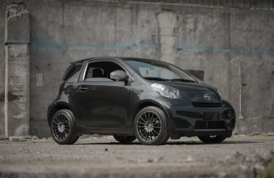 トヨタ自動車の往年の名車 Iq は知能指数を想起させる Iqチェッカー